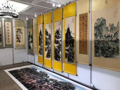 新工美集中亮相 計算機系統(tǒng)服務賦能全國工藝美術(shù)與創(chuàng)新設計博覽會